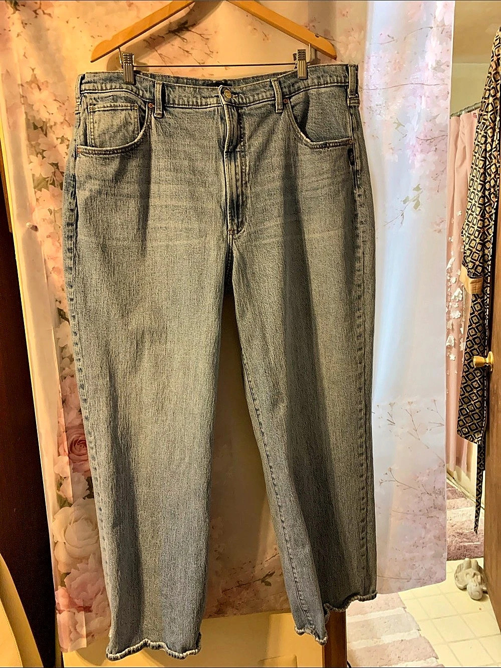 Silver Jeans Co. Baggy Wide Leg Jeans in Blue